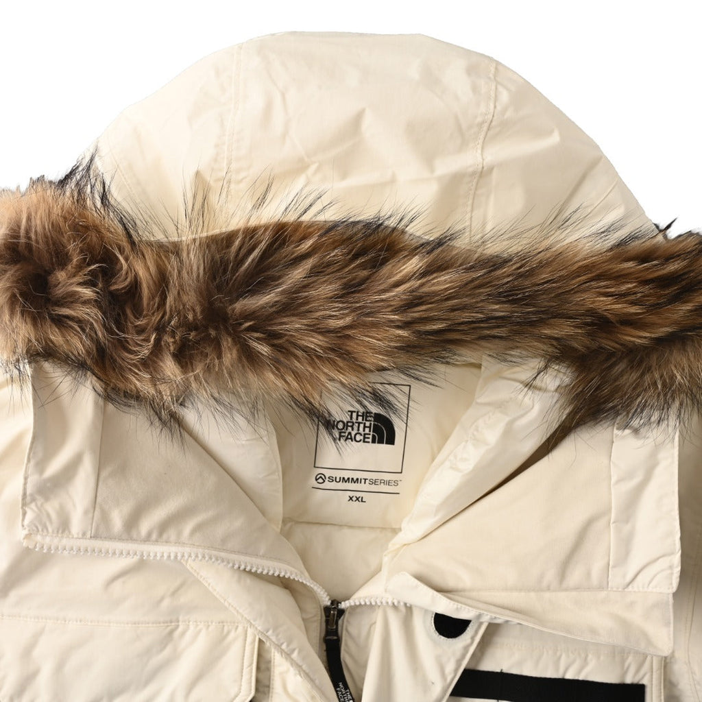 The North Face Puffer Jacket for Clean Everyday Styling
